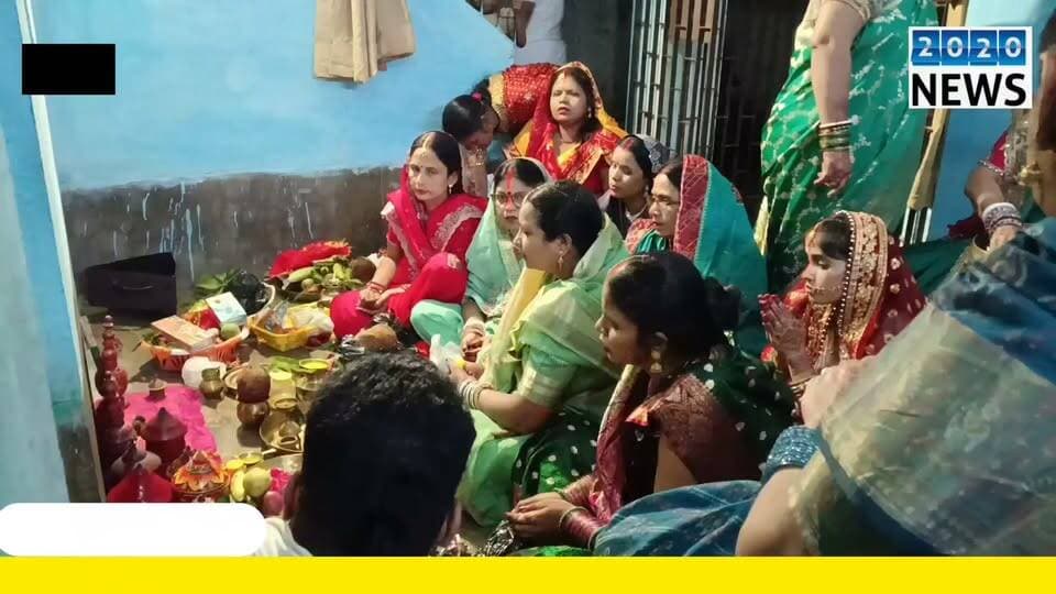 पटना के मनेर स्थित नगर और ग्रामीण इलाकों में सुहागिन महिलाओं ने अपने पति के लंबी उम्र के लिए निर्जला उपवास रखकर किया तीज व्रत, सुहागिन महिलाओं ने एकत्रित होकर भगवान भोले शंकर और माता पार्वती की आराधना कर की पूजा अर्चना #Teejfast #Marriedwomen #latestnews #manerpatna #trendingnow #Facebookpost