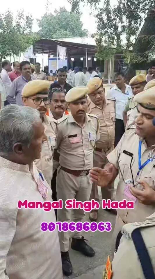 🚨 ब्रेकिंग कोटा | वार्ड 91 में मतदान केंद्र पर हंगामा 🚨
🗳️ निर्दलीय प्रत्याशी बाबूलाल का आरोप
⚠️ “मुझे वोटिंग रूम के अंदर नहीं बुलाया गया”
कोटा नगर निगम चुनाव के दौरान वार्ड नंबर 91 के मतदान केंद्र पर निर्दलीय प्रत्याशी बाबूलाल ने आरोप लगाया कि उन्हें वोटिंग रूम के अंदर नहीं बुलाया गया।
इस बात से नाराज प्रत्याशी ने मतदान केंद्र पर हंगामा किया, जिसके बाद कुछ देर के लिए मौके पर माहौल गरमा गया।
📍 कोटा, राजस्थान
#Kota #KotaNews #NagarNigamElection #Ward91 #BreakingNews #KotaElection