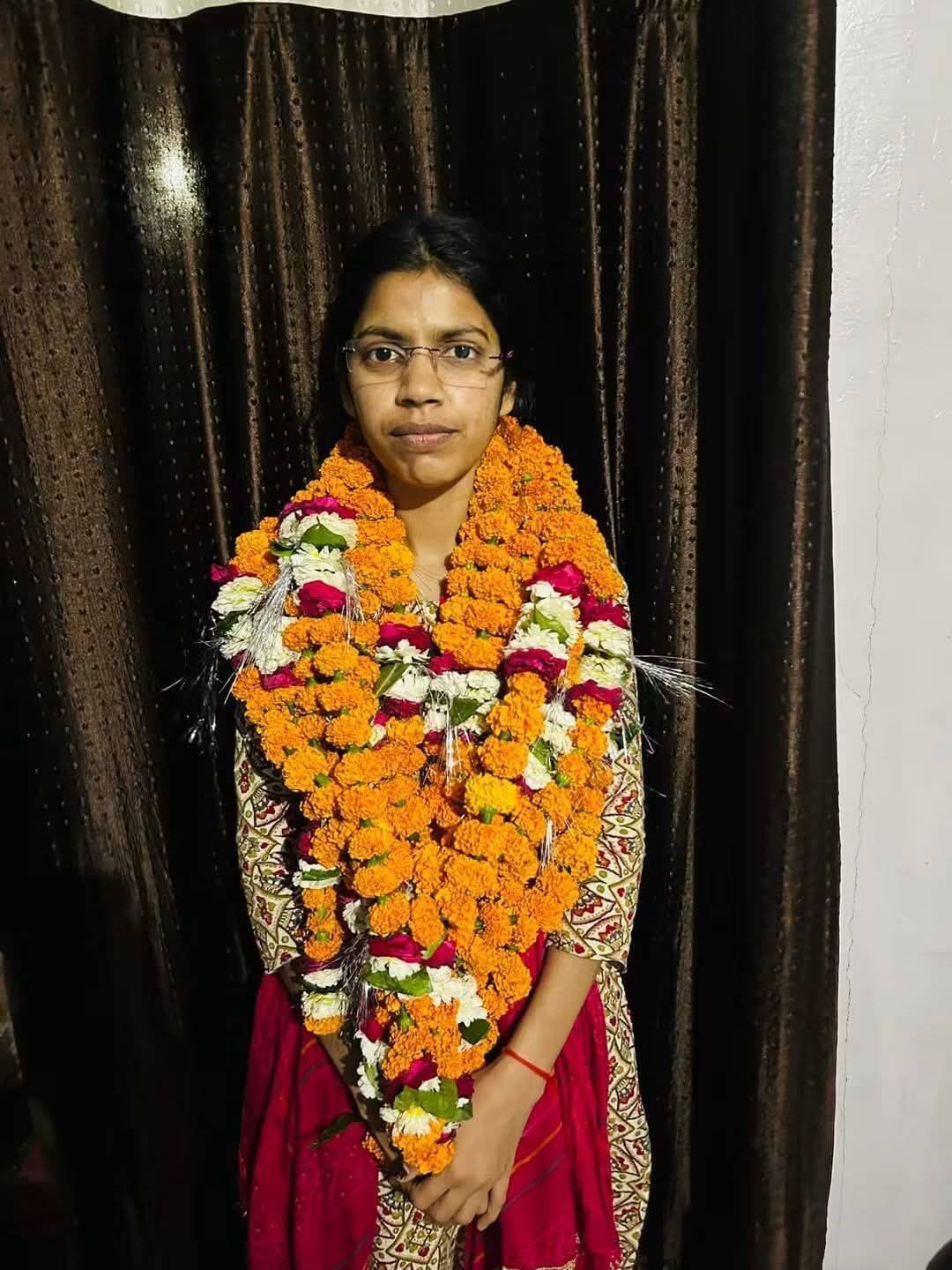 ⭐ औरैया को मिली नई SDM!
उत्तर प्रदेश शासन द्वारा जारी 34 PCS अधिकारियों की तबादला सूची में दिव्या सिकरवार को औरैया का नया SDM नियुक्त किया गया है।
🔹 वर्तमान SDM अजय आनंद वर्मा का तबादला आजमगढ़ किया गया है।
🔹 दिव्या सिकरवार आजमगढ़ से औरैया आ रही हैं।
🔹 प्रदेशभर में 34 PCS अधिकारियों को नई जिम्मेदारियां सौंपी गई हैं।
📍 अब औरैया की प्रशासनिक और राजस्व व्यवस्था की कमान नई SDM दिव्या सिकरवार संभालेंगी।
नई तैनाती पर हार्दिक शुभकामनाएं एवं सफल कार्यकाल की मंगलकामनाएं।
<nis:link nis:type=tag nis:id=auraiya nis:value=Auraiya nis:enabled=true nis:link/> <nis:link nis:type=tag nis:id=sdm nis:value=SDM nis:enabled=true nis:link/> <nis:link nis:type=tag nis:id=divyasikarwar nis:value=DivyaSikarwar nis:enabled=true nis:link/> <nis:link nis:type=tag nis:id=pcstransfer nis:value=PCSTransfer nis:enabled=true nis:link/> <nis:link nis:type=tag nis:id=dibiyapurthelegend nis:value=DibiyapurTheLegend nis:enabled=true nis:link/>