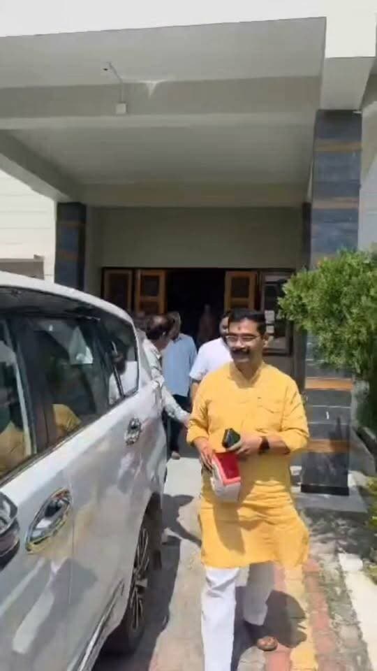 कृपया इस वीडियो पर कैप्शन दें