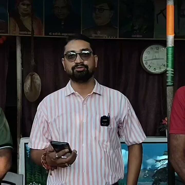 राष्ट्रीय हिन्दी दिवस पर युवा कवि सह चिकित्सक डॉ अभिषेक कुमार... #हिंदीदिवस