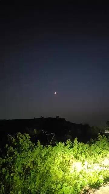 चंद्रमा और तारे साथ