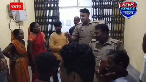 उन्नाव के हिरन नगर मोहल्ले में पंखे में करंट उतरने से महिला चपेट में आकर झुलसी,जिला अस्पताल में इलाज के दौरान महिला की हुई मौत,घटना की जानकारी के बाद पहुंची पुलिस मामले की कररही जांच