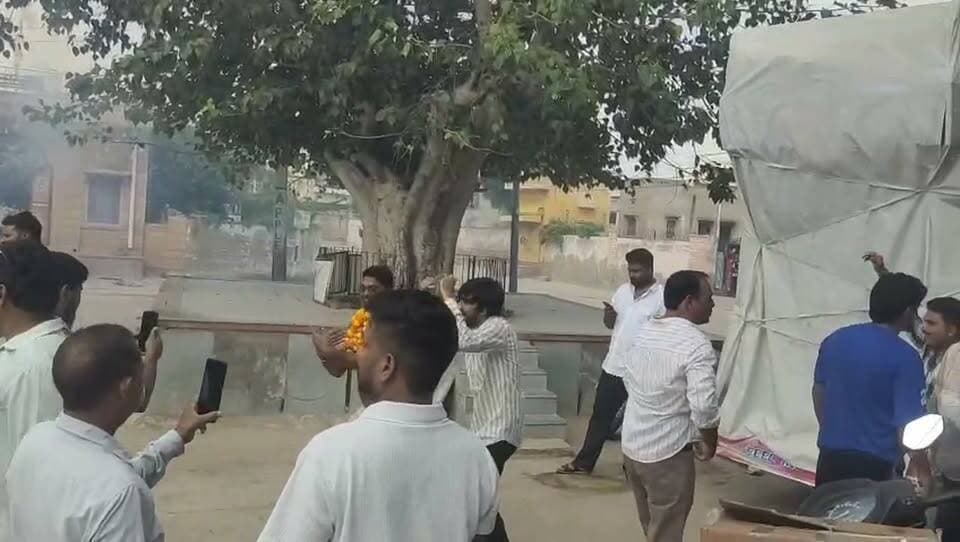 वार्ड नंबर 40 से कांग्रेस प्रत्याशी मुन्नी देवी की जीत का माहौल जश्न जमकर की गई आतिशबाजी #live #viral