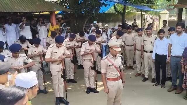 पूर्व मंत्री अब्दुल जलील मस्तान साहब को मिला राष्ट्रीय सम्मान जिला अधिकारी और गार्ड ऑफ सलामी के साथ दिया गया विदाई वीडियोमें देखें
