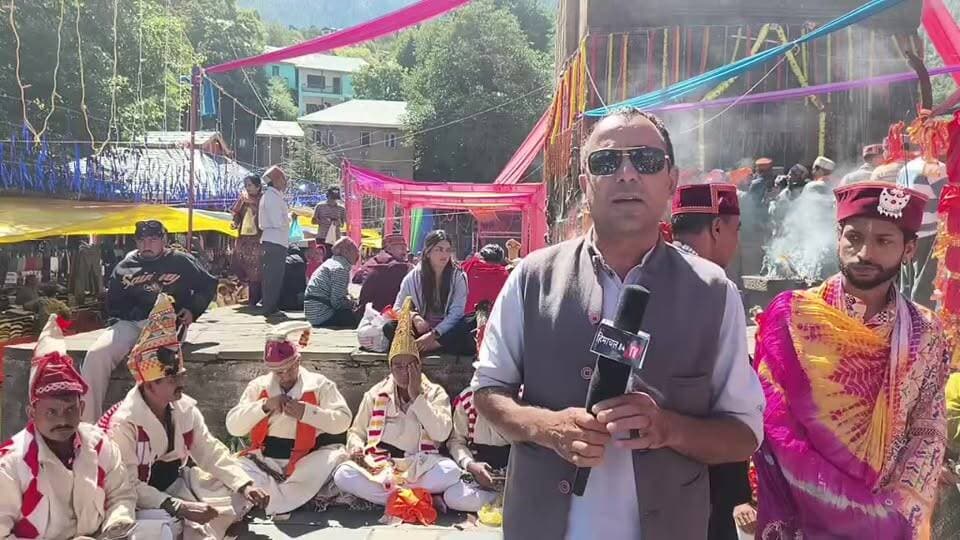 त्रिलोचन महादेव के वंशज एवं संचूई के चेले 84 परिसर में बैठे, अगले दो दिनों तक शिव भक्तों को देंगे आशीर्वाद।
17 सितंबर को मणिमहेश के लिए होंगे रवाना 18 को डल तोड़ने की रस्म करेंगे अदा