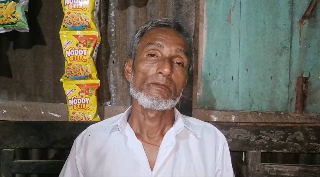 মাদ্রাসায় নাবালককে মারধরের অভিযোগ, অবশেষে মীমাংসা
কৈলাসহরের ফুলবাড়ীকান্দি হাফিজিয়া মাদ্রাসায় নাবালক পড়ুয়াকে মারধরের অভিযোগে দায়ের করা মামলা অবশেষে মীমাংসা হয়েছে।
জানা গেছে, অভিযোগকারী নাবালকের পিতা মনাফ আলি নিজেই লিখিতভাবে তাঁর দায়ের করা অভিযোগ প্রত্যাহার করেছেন।
পাশাপাশি, তিনি নিজের ভুল বুঝতে পেরেছেন বলেও লিখিতভাবে জানিয়েছেন বলে জানা গেছে।
দুই পক্ষের আলোচনার পর বিষয়টির নিষ্পত্তি হওয়ায় আপাতত ঘটনার ইতি টানা হয়েছে।