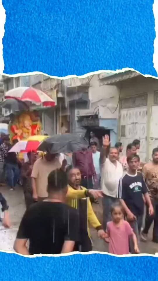 बारिश के बीच पंडालों में विराजे गजानन, ढोल-नगाड़ों के साथ डूंगरपुर में गणेशोत्सव का आगाज
डूंगरपुर में सोमवार को गणेश चतुर्थी के साथ 10 दिवसीय गणेशोत्सव का आगाज हुआ। दोपहर 2 बजे शुभ मुहूर्त में शहर से गांवों तक गणेश मंडलों ने वैदिक मंत्रोच्चार और विधि-विधान से भगवान गणेश की प्रतिमाएं पंडालों में स्थापित कीं। बारिश के बीच ढोल-नगाड़ों और भजनों की धुन पर श्रद्धालु झूमते नजर आए। शहर के प्रमुख मुरला गणेशजी और लाभ गणेशजी मंदिरों को चांदी की आंगी से सजाया गया, जबकि रोकड़िया गणेश मंदिर सहित अन्य मंदिरों में विशेष अनुष्ठान हुए। श्रद्धालुओं ने दर्शन कर सुख-शांति और समृद्धि की कामना की। कई मंडलों और परिवारों ने मिट्टी व आटे की प्रतिमाएं स्थापित कर पर्यावरण संरक्षण का संदेश भी दिया।
#GaneshChaturthi #GaneshUtsav #GanpatiBappaMorya #GaneshFestival #Dungarpur