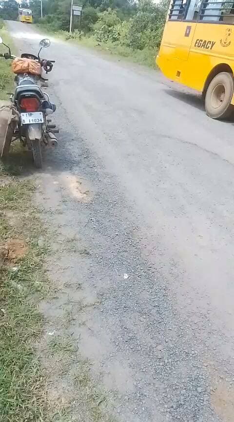 चित्रकूट ब्रेकिंग- मझगवां-पहाडी खेरा मार्ग के चकरा नाला के पास लगा भीषण जाम, नाला में दोनों तरफ से ट्रक फंसने के कारण लगा जाम, आवागमन पूरी तरह से हुआ अवरुद्ध.. वाहन की लगी कतार... राहगीरों में फ़ैल रहा आक्रोश...।