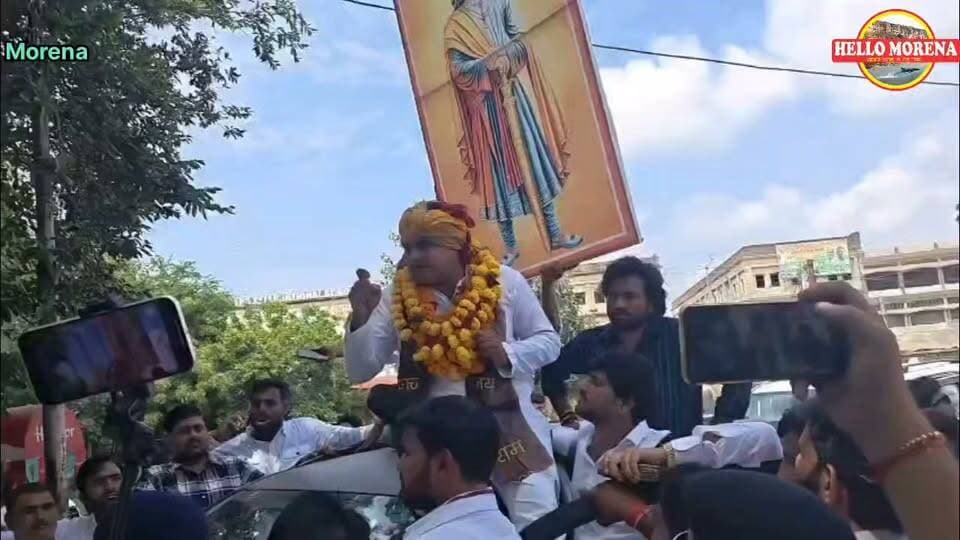 गुर्जर महासभा के राष्ट्रीय अध्यक्ष रविन्द्र भाटी रेस्टहाउस पहुंचे, जल्द ही रवाना होगी रैली👇