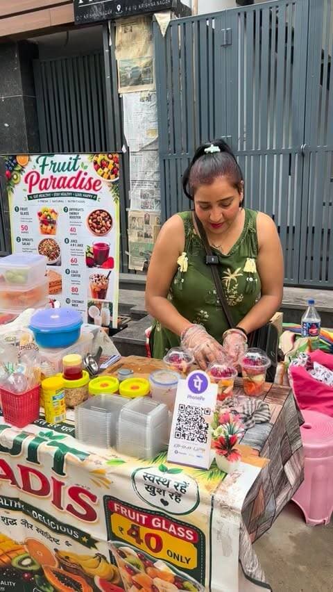 Didi Selling Healthy Food In East delhi Krishna Nagar
#foodreels #streetfood #viralreels #delhifood #krishnanagar