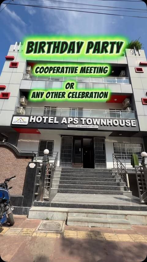 🏨 **प्रयागराज में Stay + Celebration… वो भी एक ही जगह! ❤️**
अगर आप प्रयागराज में **Couple या Family के साथ आरामदायक Stay** के लिए होटल ढूंढ रहे हैं, या फिर **Birthday Party, Corporate Meeting और किसी खास Celebration** के लिए Banquet Hall की तलाश में हैं, तो **APS Hotel & Banquet Hall** आपके लिए एक शानदार ऑप्शन हो सकता है। ✨
🛏️ Comfortable Rooms — **Starting ₹999 से**
🎉 Birthday Party के लिए Banquet Hall
💼 Corporate Meeting के लिए सुविधा
👨👩👧👦 Family & Couples के लिए Rooms Available
📍 **Near Fuhara Chauraha, Mufordganj, Prayagraj**
आपको यहाँ **Stay भी मिलेगा और Celebration के लिए Space भी।** ❤️
📞 **Booking & More Information के लिए दिए गए नंबर पर Direct Contact करें।**
👉 इस Reel को अपने उस दोस्त/परिवार वाले को जरूर भेजें जिसे प्रयागराज में Hotel या Banquet Hall की जरूरत हो सकती है।
**APS Hotel & Banquet Hall — Stay करें आराम से, Celebrate करें यादगार तरीके से! ❤️**
#apshotel #prayagraj #hotel #explorepage #trending PrayagrajBanquetHall HotelInPrayagraj PrayagrajEvents BirthdayPartyPrayagraj CorporateMeeting FamilyStay CoupleStay PrayagrajReels PrayagrajBloggers PrayagrajViral PrayagrajCity Allahabad AllahabadHotel UttarPradesh PrayagrajUpdates