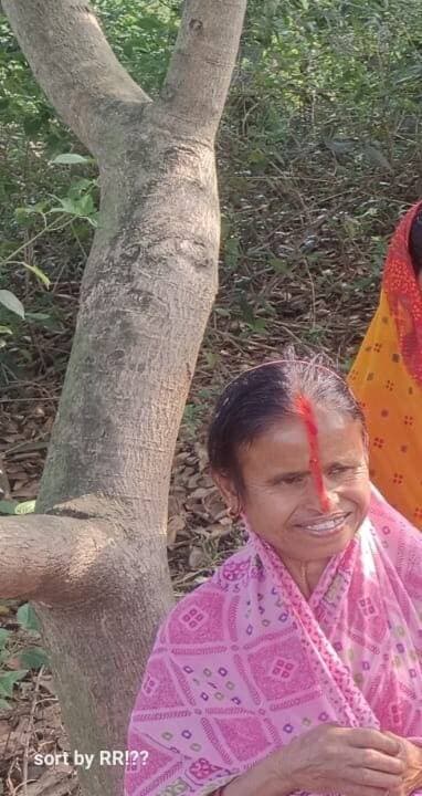 लापता / गुमशुदा की सूचना
आरती देवी, ग्राम नावाडीह (मोहनपुर), थाना–मधुपुर, जिला–देवघर दिनांक 12.09.2026 को दोपहर लगभग 3–5 बजे से लापता हैं।
यदि किसी को इनके बारे में कोई जानकारी मिले या कहीं दिखाई दें, तो कृपया तुरंत संपर्क करें:
📞 7050279385,8809956836
🙏 कृपया इस पोस्ट को अधिक से अधिक शेयर करें, ताकि आरती देवी को जल्द से जल्द खोजा जा सके।
आपकी एक शेयर किसी परिवार को अपनों से मिला सकती है। 🙏
🎁 आरती देवी की सही जानकारी देने अथवा उन्हें सकुशल घर पहुँचाने में मदद करने वाले व्यक्ति को उचित इनाम दिया जाएगा। 🙏