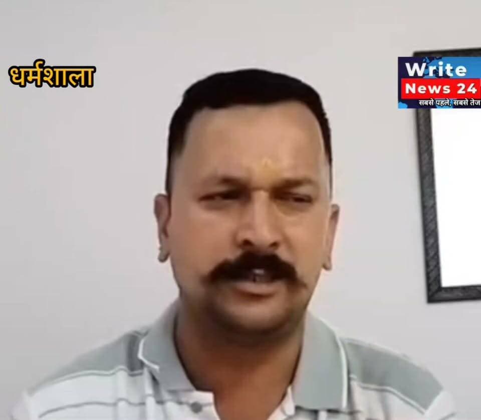 धर्मशाला अपेक्स हस्पताल मामले में पंकू कांगड़िया ने कहा हस्पताल को बदनाम करने के लिए रचा गया षडयंत्र, हालांकि परिवार में हुई मौत पर भी संवेदनाएं व्यक्त की ।
लेकिन एक परिवार हस्पताल में इलाज लेने उसी दिन गया तो वह षड्यंत्र क्यों रचेगा, जबकि उन्होंने अपने ही परिवार के सदस्य को खो दिया ।
शव को छुपा देने और परिवार को न दिए जाने से शुरू हुए विवाद पर फिलहाल पंकू कांगड़िया ने कुछ नहीं कहा ।
#dharmshala #hospital #pankukangdiya