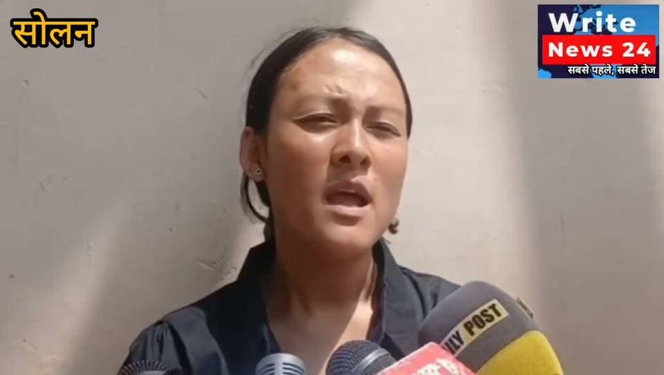 सोलन डिग्री कॉलेज में लाब्रेरियन द्वारा छात्रा से साथ अभद्र व्यव्हार पर भड़के स्टूडेंट्स ।
शिकायत के बाद लाइब्रेरीयन ने छात्रा से मांगी माफ़ी, कॉलेज प्रबंधन ने भी माँगा शो कॉज नोटिस ।
#himachalpradesh #solan #college