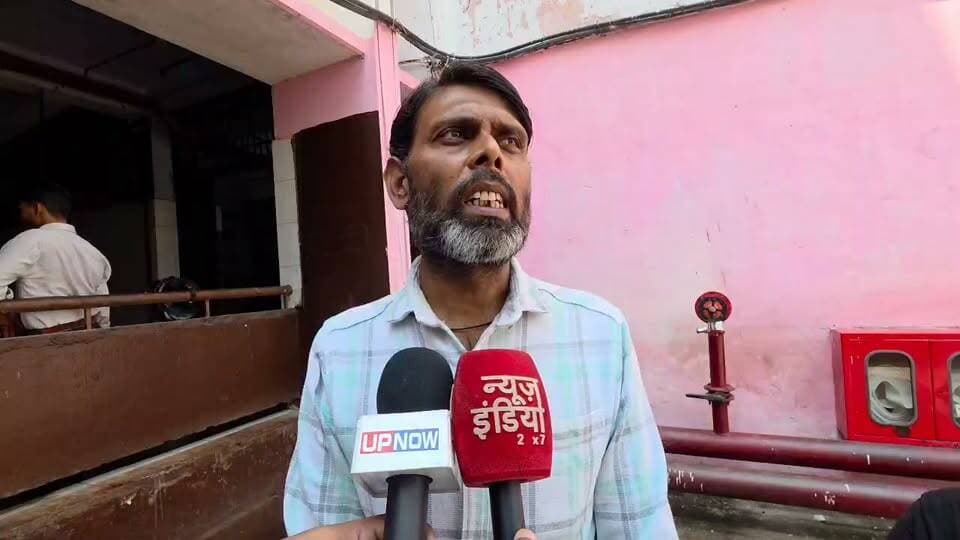 हमीरपुर - कुरारा में भाजपा की वर्तमान चेयरमैन व सपा की पूर्व चेयरमैन के विवाद के मामले में बोले सपा नेता....डीएम आवास व एसपी आवास का घेराव करेंगे..
District Magistrate Hamirpur up UP Police Chief Minister Office Uttar Pradesh Call 112 Akhilesh Yadav