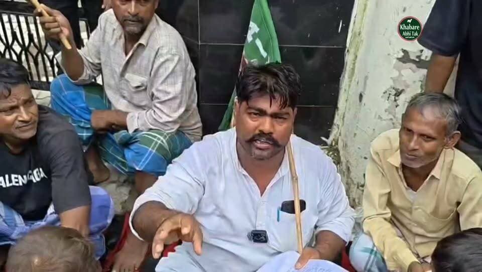 मऊ में जनसमस्याओं को लेकर मुनव्वर अली मुर्गा का प्रदर्शन, जिम्मेदारों से समाधान की मांग
#खबरेंअभीतक #KhabareAbhiTak #मऊ #जनसमस्या