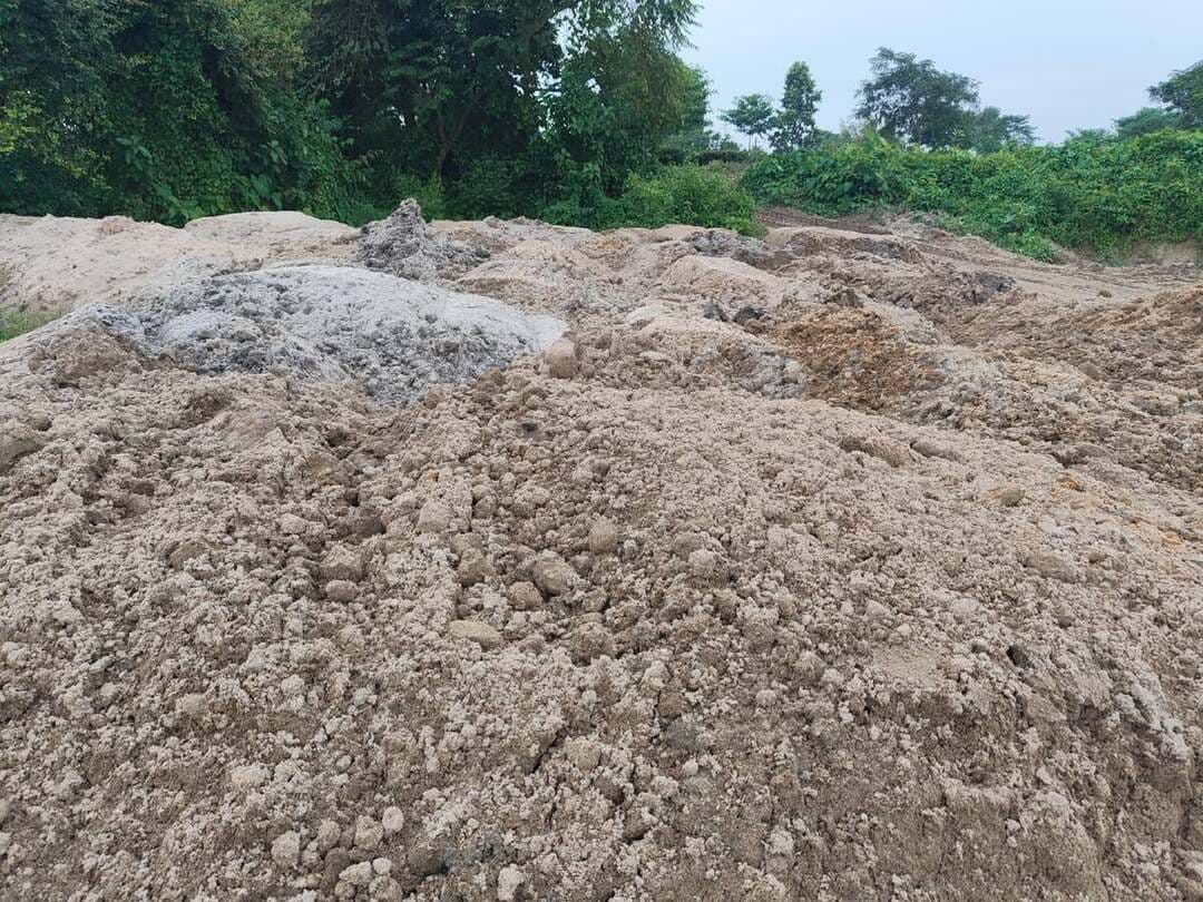 গাইসাল 2 গ্রাম পঞ্চায়েতের শেরওয়ানি নদী থেকে বালি ও মাটি অবৈধভাবে কাটার কারণে গ্রেপ্তার হলো জিসিপি ও ট্রাক্টর গ্রেফতার করে ইসলামপুর পুলিশ জেলার বিশেষ অপরাধ দমন ইউনিট Khabar Today #IslampurPoliceDistrict