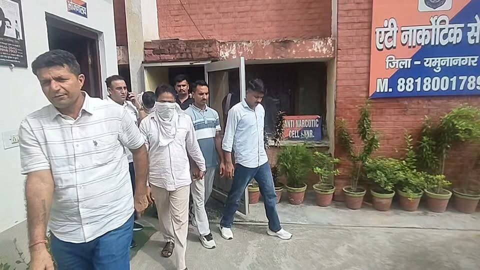 यमुनानगर में 6 हजार प्रतिबंधित एलप्रेक्स कैप्सूल बरामद, सप्लाई के पीछे कथित अस्पताल का कनेक्शन
#Alprazolam #DrugFreeHaryana #CrimeNews #Jagadhri #HaryanaPolice #BreakingNews