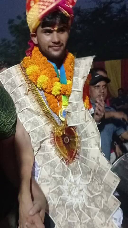 गोलपोस्ट का ‘बाहुबली’ घर लौटा...
एशिया कप की चमक फरीदाबाद तक, विजेता कुणाल तेवतिया का जोरदार स्वागत
#JuniorAsiaCup
#goalkeeper
#ChampionsWelcome
#voiceoffaridabad
#Voiceoffreedom