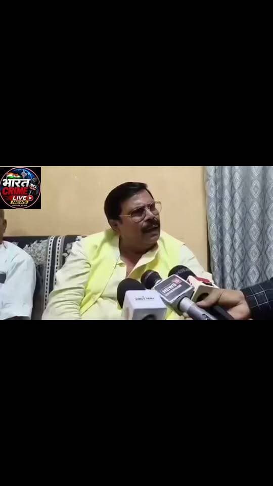 आनंद मोहन का आरक्षण पर बड़ा बयान !
मंदिर में पुजारी बनना है जाति के आधार पर,
कॉलेजियम सिस्टम से न्यायाधीश बनना है जाति के आधार पर.
आज जो चारों पीठ के शंकराचार्य बैठे हैं वो आर्थिक आधार पर बैठे हैं कि जातिगत आधार पर हैं.......
और आरक्षण चाहिए आर्थिक आधार पर!
ऐसा कैसा चलेगा !
#आरक्षण
#EWS