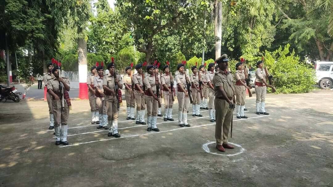 बांका पुलिस कार्यालय में IG विवेक कुमार की बड़ी समीक्षा! एसपी अमितेश कुमार की मौजूदगी में खंगाली गईं कार्यालय की व्यवस्थाएं, लंबित कार्यों के शीघ्र निष्पादन के दिए निर्देश.