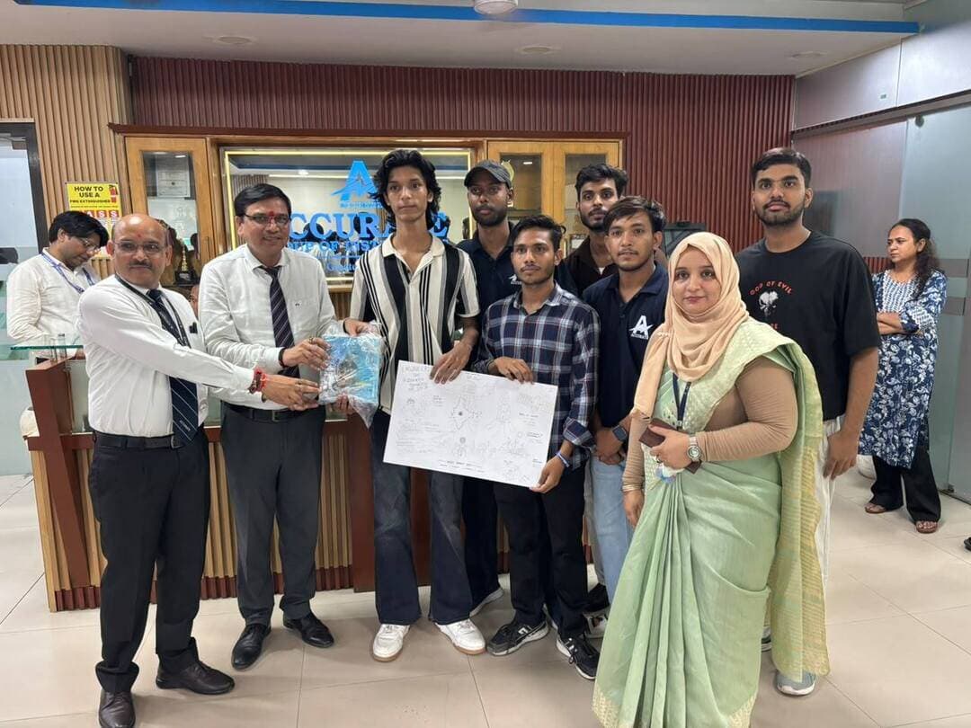 ग्रेटर नोएडा इंजीनियर्स डे पर एक्यूरेट ग्रुप में दिखी AI की ताकत, छात्रों ने पेश किए स्मार्ट सिटी के मॉडल
एक्यूरेट ग्रुप ऑफ इंस्टीट्यूशंस, ग्रेटर नोएडा में इंजीनियर्स डे के अवसर पर AI, रिसर्च एवं इनोवेशन पर आधारित विशेष वर्कशॉप और प्रेजेंटेशन कार्यक्रम आयोजित किया गया। कार्यक्रम में करीब 250 विद्यार्थियों ने उत्साहपूर्वक हिस्सा लिया।
कार्यक्रम का मुख्य आकर्षण विद्यार्थियों द्वारा Artificial Intelligence (AI) आधारित स्मार्ट सिटी के मॉडल और अभिनव विचारों का प्रस्तुतिकरण रहा। छात्रों ने AI के जरिए भविष्य के शहरों को स्मार्ट, सुरक्षित, स्वच्छ, टिकाऊ और नागरिक सुविधाओं से बेहतर बनाने के लिए अपने आइडिया प्रस्तुत किए।
विद्यार्थियों ने स्मार्ट ट्रैफिक मैनेजमेंट, सिक्योरिटी, ऊर्जा प्रबंधन, स्वच्छ पेयजल, स्वास्थ्य, शिक्षा, विद्युतीकरण और डेटा आधारित शहरी सेवाओं जैसे विषयों पर अपने प्रोजेक्ट और मॉडल प्रस्तुत किए।
कार्यक्रम में निदेशक डॉ. सुनील मिश्रा ने इंजीनियरिंग, रिसर्च और इनोवेशन की भूमिका पर प्रकाश डालते हुए विद्यार्थियों को राष्ट्र निर्माण में तकनीक के प्रभावी उपयोग के लिए प्रेरित किया। उन्होंने भारत रत्न सर मोक्षगुंडम विश्वेश्वरैया के योगदान को याद करते हुए कहा कि इंजीनियर केवल तकनीकी विशेषज्ञ नहीं, बल्कि देश के विकास के महत्वपूर्ण आधार हैं।
डीन इंजीनियरिंग डॉ. अभिषेक सक्सेना ने AI के बढ़ते महत्व पर चर्चा करते हुए विद्यार्थियों से इसे केवल करियर स्किल के रूप में नहीं, बल्कि रिसर्च और वास्तविक समस्याओं के समाधान का माध्यम बनाने का आह्वान किया।
विभागाध्यक्ष डॉ. एस.एल. राजपूत और कंप्यूटर साइंस एवं आर्टिफिशियल इंटेलिजेंस विभागाध्यक्ष डॉ. नितिन त्यागी ने भी विद्यार्थियों को नई तकनीकों के साथ रिसर्च और इनोवेशन की दिशा में आगे बढ़ने के लिए प्रेरित किया।
इस अवसर पर एक्यूरेट ग्रुप ऑफ इंस्टीट्यूशंस की चेयरपर्सन सुश्री पूनम शर्मा ने सभी इंजीनियरों और इंजीनियरिंग विद्यार्थियों को इंजीनियर्स डे की शुभकामनाएं दीं। उन्होंने कहा कि आज के युवा इंजीनियर ही आने वाले भारत के विकास और तकनीकी प्रगति के प्रमुख निर्माता हैं।
कार्यक्रम में विद्यार्थियों के उत्कृष्ट प्रोजेक्ट और प्रस्तुतियों को प्रोत्साहित करते हुए विभिन्न श्रेणियों में उत्कृष्ट प्रतिभागियों को पुरस्कार एवं प्रमाण-पत्र देकर सम्मानित किया गया। कार्यक्रम में प्रोफेसर ज़ैदी, प्रोफेसर तरुण सहित अन्य प्रोफेसर एवं शिक्षकगण मौजूद रहे।
भारत में स्मार्ट सिटी के निर्माण और आधुनिक शहरी विकास की दिशा में लगातार प्रयास हो रहे हैं। ऐसे में एक्यूरेट के भावी इंजीनियरों का AI और नई तकनीकों के जरिए स्मार्ट सिटी के समाधान प्रस्तुत करना भविष्य की संभावनाओं को दर्शाता है।
#EngineersDay #AccurateGroup #GreaterNoida #ArtificialIntelligence #SmartCity