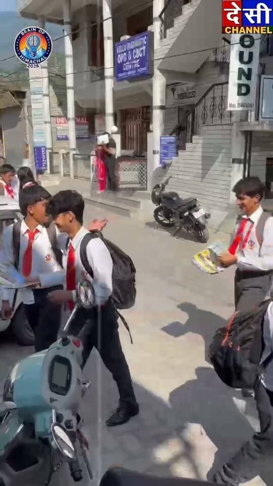 # 🧠 Brain of Himachal
### हिमाचल का सबसे बड़ा Talent Hunt Exam
**Brain of Himachal** का आयोजन **27 सितंबर** को किया जा रहा है। हिमाचल के विद्यार्थियों के लिए यह अपनी प्रतिभा और ज्ञान को परखने का एक शानदार अवसर है।
### 📅 परीक्षा की जानकारी
🗓️ **परीक्षा की तारीख:** 27 सितंबर
⏱️ **परीक्षा अवधि:** 2 घंटे
📍 **परीक्षा केंद्र:** हिमाचल प्रदेश के **हर जिले में**
🎓 **कक्षाएं:** कक्षा **5वीं से 12वीं** तक
🔬 **कक्षा 11वीं और 12वीं:** केवल **Science के विद्यार्थी** भाग ले सकते हैं।
### 🏆 शानदार पुरस्कार
Brain of Himachal में विद्यार्थियों को अपनी प्रतिभा के साथ-साथ शानदार पुरस्कार जीतने का भी अवसर मिलेगा।
🚗 **Top Prize – Brand New Car!**
💰 **Class-wise Toppers – ₹21,000 का पुरस्कार**
अर्थात अपनी-अपनी कक्षा में शानदार प्रदर्शन करने वाले विद्यार्थियों के लिए **₹21,000 तक के पुरस्कार** जीतने का मौका है।
### 🔥 इस परीक्षा में क्यों भाग लें?
यह सिर्फ एक परीक्षा नहीं, बल्कि **हिमाचल के विद्यार्थियों की प्रतिभा को पहचानने वाला एक बड़ा मंच** है।
अगर आप कक्षा **5वीं से 12वीं** के विद्यार्थी हैं और अपनी क्षमता को बड़े स्तर पर साबित करना चाहते हैं, तो **27 सितंबर को Brain of Himachal के लिए तैयार रहें!**
🧠 **आपकी मेहनत, आपकी प्रतिभा और आपका मौका!**
🚗 **Brand New Car आपका इंतजार कर रही है!**
👉 **अभी Register करें और बनें Brain of Himachal का हिस्सा!**
**आयोजक: Aspire IIT & Medical**
देसी चैनल कुल्लूदेसी चैनल देवभूमि कुल्लूदेसी चैनल कुल्लू