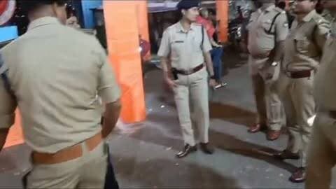 गणेश चतुर्थी पर्व को लेकर शाजापुर पुलिस अलर्ट, एसपी ने गणेश पंडालों का निरीक्षण कर सुरक्षा व्यवस्थाओं का जायजा लिया