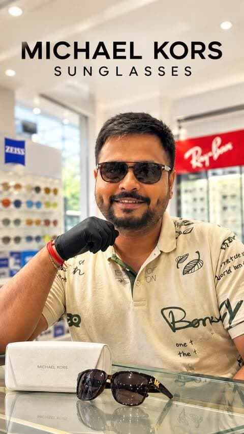 Bags carry your essentials, but the right eyewear defines your style✨👓
📍 Near Stadium Circle, Jalgaon
📞 9637937937#OpticHut #MichaelKors #MKEyewear #DesignerEyewear #LuxurySunglasses