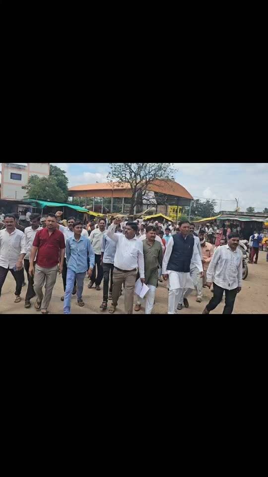 बकस्वाहा में शराब बिक्री को लेकर ग्रामीणों में आक्रोश, कार्रवाई की मांग, ग्रामीणों का हल्ला बोल
#buxwaha #Chhatarpur #MadhyaPradesh #LiquorNews #IllegalLiquor #LiquorSale #RuralProtest #VillagersProtest #PoliceAction #ActionDemanded #MPCGExpress #LocalNews #BreakingNews #MPNews #MadhyaPradeshNews #ChhatarpurNews #BakswahaNews #GroundReport #PublicVoice #VillageNews #LatestNews #NewsUpdate