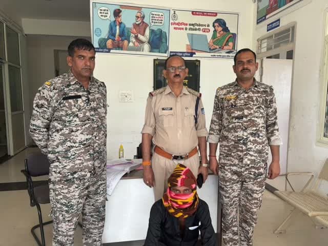 पहाड़गढ़ पुलिस ने अड़ीबाजी और मारपीट के आरोपी को भेजा जेल
पहाड़गढ़ पुलिस ने मारपीट, अड़ीबाजी और जातिसूचक गाली-गलौज के मामले में फरार आरोपी अंसार बेग उम्र 26 वर्ष को घटना के तीन दिन के भीतर ग्राम कट्टौली से गिरफ्तार किया। पुलिस ने आरोपी को न्यायालय में पेश किया, जहां से उसे जेल भेज दिया गया।