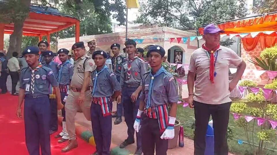 फरीदाबाद के सरकारी स्कूलों का दौरा करेंगे हरियाणा के राज्यपाल प्रो. असीम कुमार घोष, कैबिनेट मंत्री विपुल गोयल भी रहेंगे साथ
#HaryanaGovernor #AsimKumarGhosh #Faridabad #VipulGoyal #GovernmentSchool #Daulatabad #HaryanaNews #FaridabadNews #Education #A2ZNewsUpdate। I Support Vipul Goel Vipul Goel We For Vipul