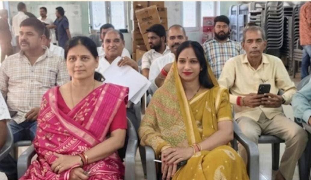भाजपा की नीलेश जैन व कांग्रेस की मीनाक्षी शर्मा ने सभापति के लिए किया आवेदन।