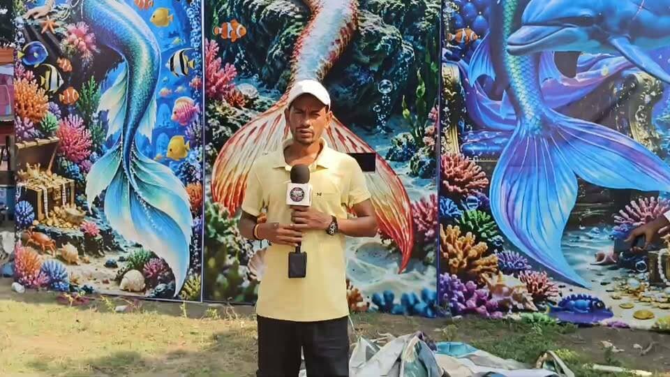 🎡 जलालगढ़ मेले में पहली बार रशियन जलपरी का आकर्षक शो लोगों के बीच चर्चा का विषय बना हुआ है। सुनिए इसके मालिक से आखिर क्या है इस जलपरी शो की खासियत और क्यों उमड़ रही है भीड़। जलपरी शो कई मेलों में प्रमुख आकर्षण माना जाता है।