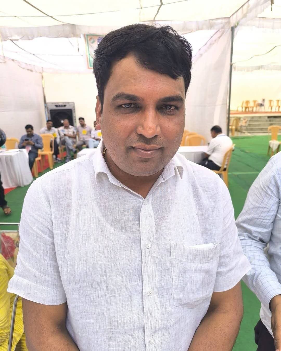बहरोड नगर परिषद सभापति पद के लिए भाजपा से वार्ड नंबर 41 के पार्षद कमल कुमार यादव ने बहरोड एसडीएम को करवाया अपना नामांकन पत्र जमा