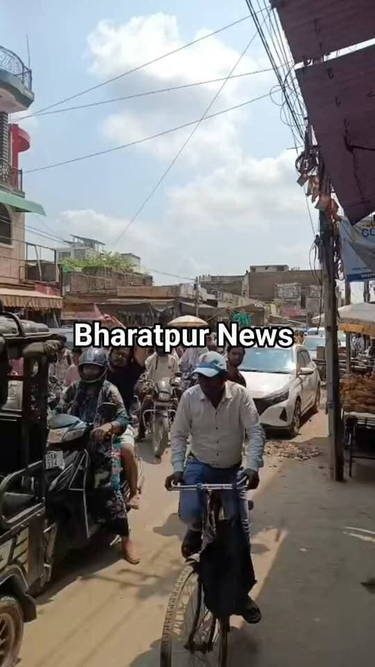 भरतपुर के बाजार में जाम