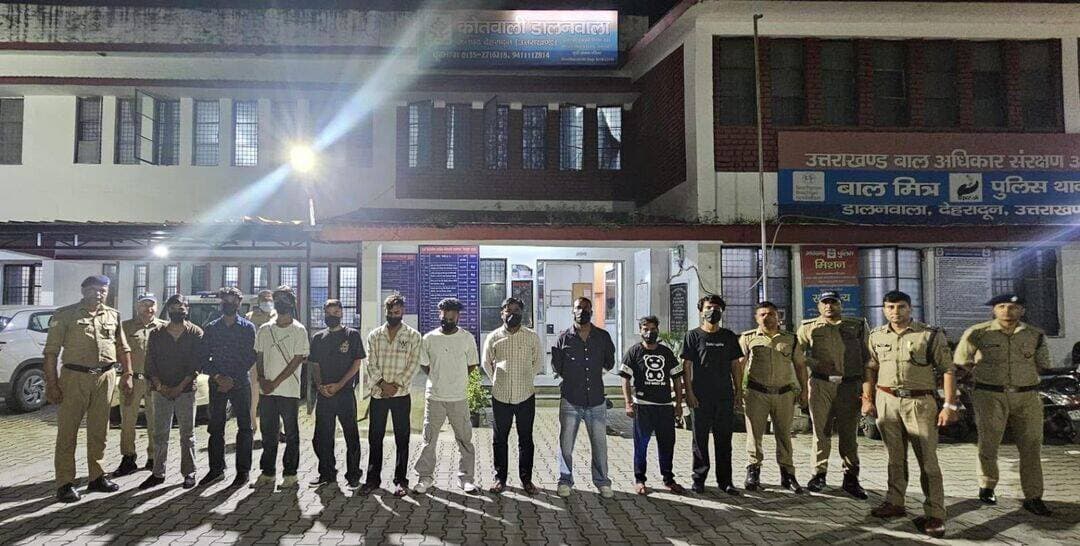 राजधानी जहरीली शराब कांड में फंसे अजय सोनकर उर्फ घोंचू का बेटा गिरफ्तार, कोरोनेशन अस्पताल में दादागिरी...see more