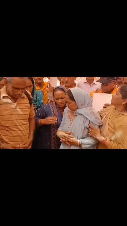 हरिपुर ।। News123 ।। देहरा के बलाहर से 50 दिनों से लापता बच्चों के परिजन सांसद अनुराग ठाकुर से मिले, मदद की लगाई गुहार
CMO Himachal @topfans