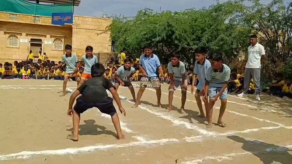मोहनगढ़ स्थित चौधरी संस्कार पब्लिक स्कूल में ब्लॉक स्थरीय 11 वर्षीय खेलकूद प्रतियोगिता का आयोजन....
#जैसलमेर #बाड़मेर #बीकानेर #जोधपुर