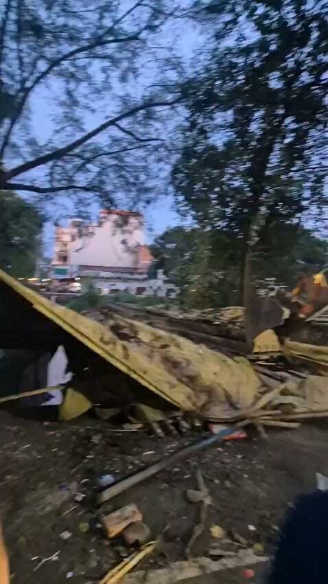 सासाराम में सड़क और फुटपाथ पर अतिक्रमण के खिलाफ नगर निगम ने अभियान चलाया। बेदा नगर सहित अन्य मार्गों से अस्थायी दुकानें और अवैध कब्जे हटाए गए। दुकानदारों को दोबारा अतिक्रमण नहीं करने की चेतावनी दी गई।