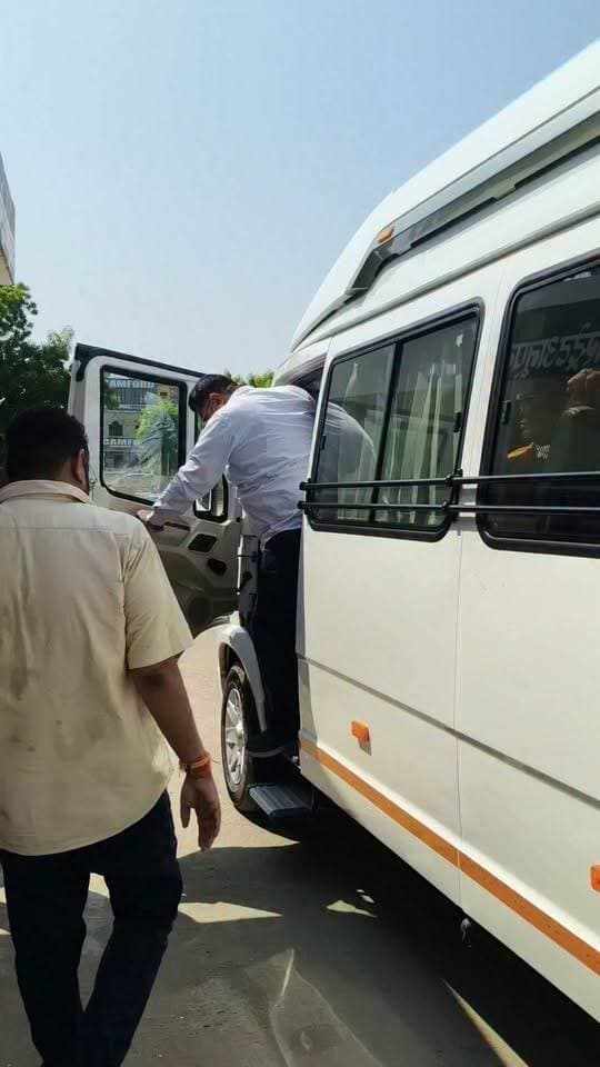 निखिला मोहित छाबडा अपने समर्थक पार्षदों के साथ पहुंचे नामांकन दाखिल करवाने