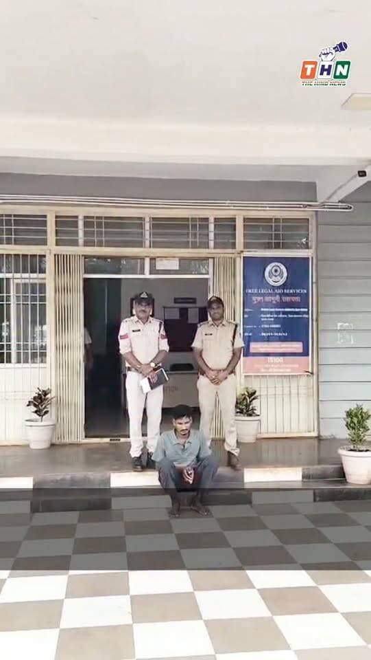आगर कोतवाली पुलिस को मिली है एक बड़ी सफलता! खौफ का दूसरा नाम बन चुके 'चड्डी-बनियान गिरोह' का एक शातिर गुर्गा पुलिस के हत्थे चढ़ गया है। #agar #viralvideos #crime #india #mpcongress