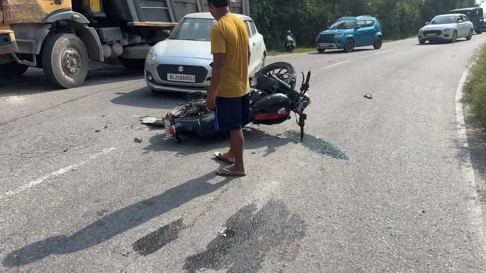 कुणाला के पास बाइक ओर कार की जोरदार टक्कर लाइव