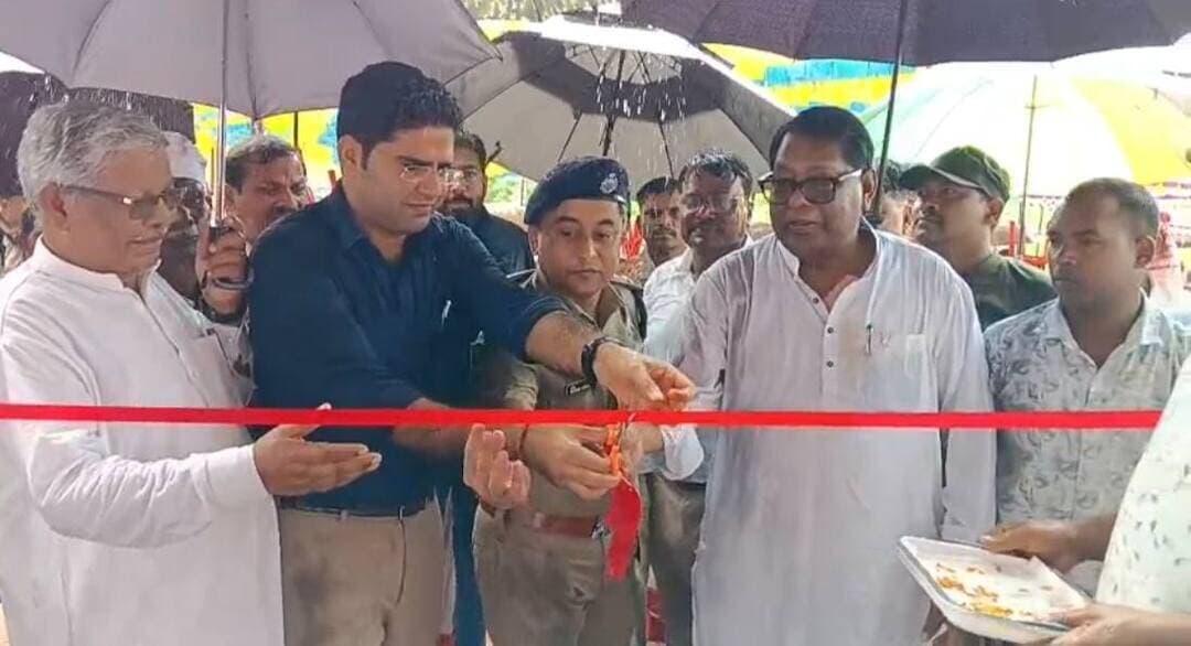 झारखंड के पहले स्मार्ट अखाड़ा का उद्घाटन स्थानीय विधायक के साथ जिला प्रशासन ने किया.