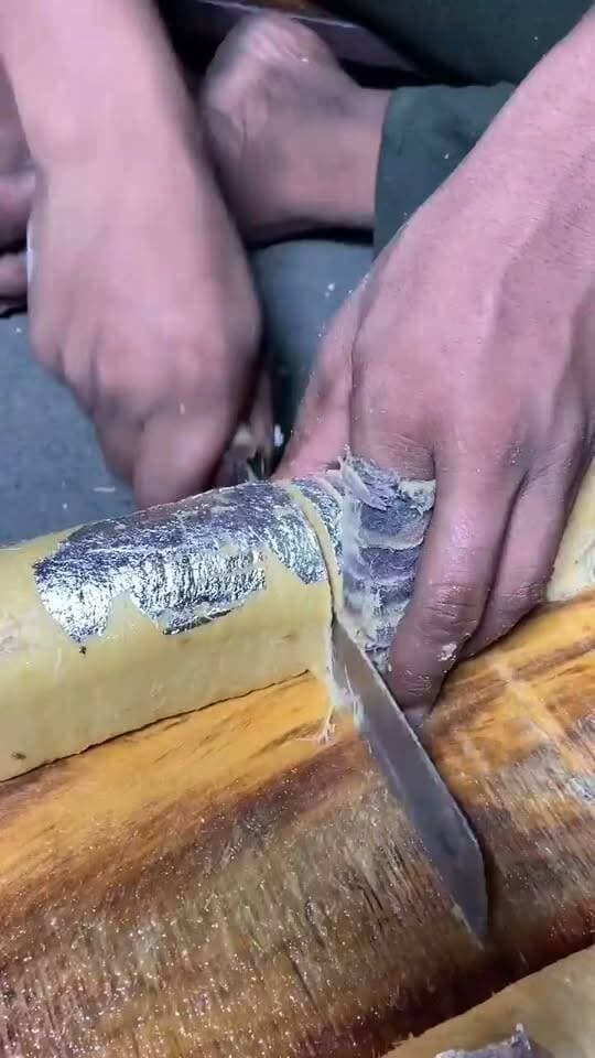 Desi Ghee Patisa Making In Huge Quantity At Agra Petha Store_ Hoolaganj_ Kanpur _ Kanpur Street Food
#Patisa #DesiGheePatisa #PatisaMaking #AgraPetha #KanpurStreetFood #KanpurFood #StreetFoodIndia #IndianSweets #