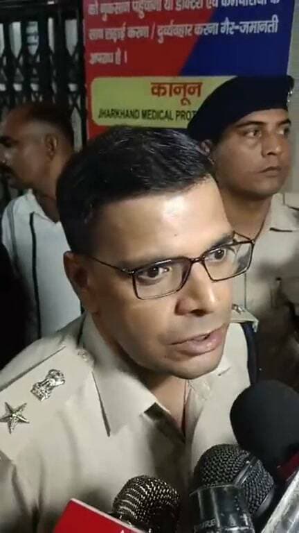 धनबाद : निरसा में UP के शूटर सागर उर्फ़ शिबू का का पुलिस नें किया इनकाउंटर
#citilivejharkhand #nonfollowers #foryoupageシ #incounter #JharkhandPolice Part 4