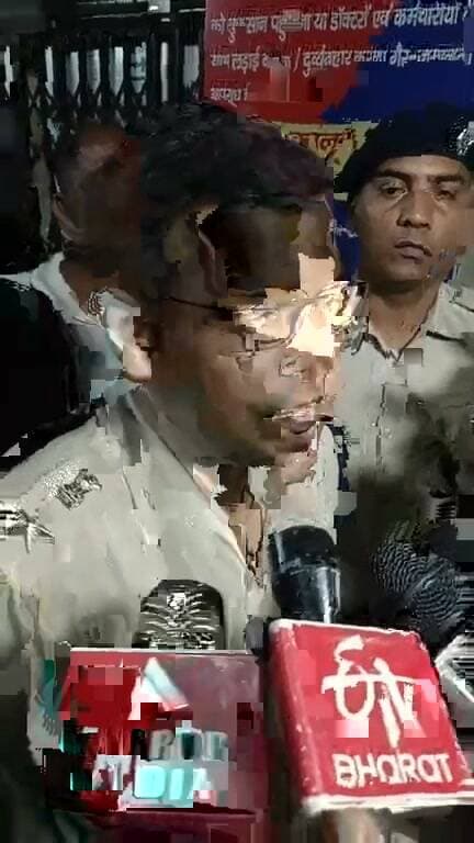 धनबाद : निरसा में UP के शूटर सागर उर्फ़ शिबू का का पुलिस नें किया इनकाउंटर
#citilivejharkhand #nonfollowers #foryoupageシ #incounter #JharkhandPolice Part 2