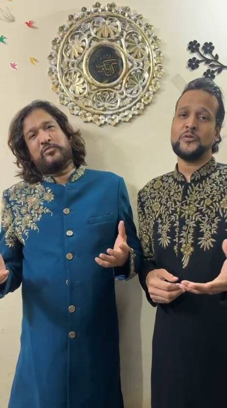 काको में 25 सितंबर को सजेगी सूफियाना महफिल, निजामी ब्रदर्स की कव्वाली बनेगी आकर्षण
जहानाबाद : काको की ऐतिहासिक और सूफी विरासत 25 सितंबर की शाम सूफियाना सुरों से गुलजार होगी। पर्यटन विभाग, बिहार सरकार और जिला प्रशासन के संयुक्त तत्वावधान में काको में सूफी महोत्सव का भव्य आयोजन किया जाएगा। महोत्सव में देश के प्रसिद्ध निजामी ब्रदर्स अपनी रूहानी कव्वाली और सूफियाना कलाम की प्रस्तुति देंगे।
निजामी ब्रदर्स की विशिष्ट गायकी महोत्सव का प्रमुख आकर्षण होगी। उनकी प्रस्तुति के दौरान काको की ऐतिहासिक धरती पर सूफी संगीत और आध्यात्मिक संस्कृति का रंग देखने को मिलेगा। आयोजन का उद्देश्य काको की समृद्ध सूफी एवं सांस्कृतिक विरासत को व्यापक पहचान दिलाने के साथ जिले में पर्यटन को बढ़ावा देना है।
जिला प्रशासन ने जिलेवासियों और आगंतुकों से 25 सितंबर को काको पहुंचकर सूफी महोत्सव में शामिल होने की अपील की है।