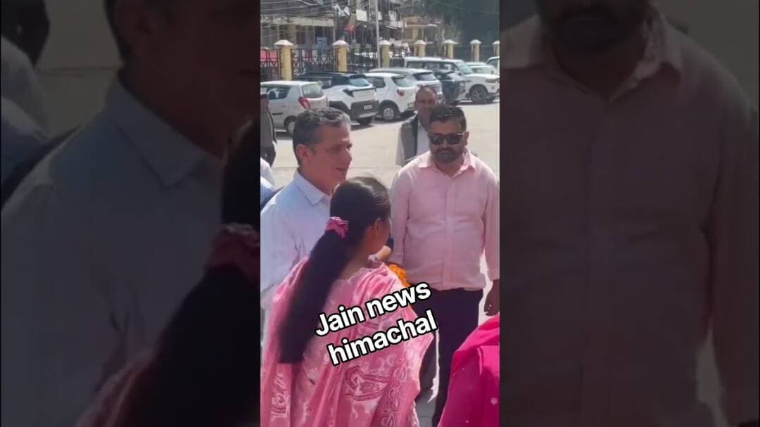 कुल्लू के पतलीकुल बस स्टैंड में विधायक भूवनेश्वर गौड़ ने इलेक्ट्रिक बसों को हरि झंडी दिखाकर #viral